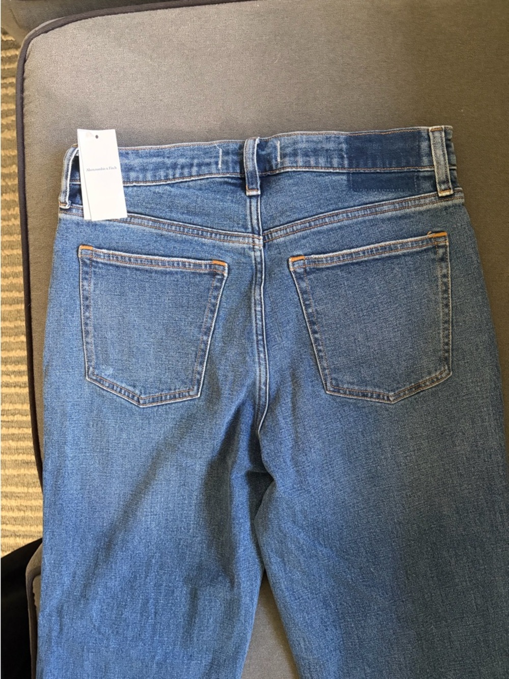 Abercrombie and Fitch High Rise Mom Jeans NWT 29 - Picture 9 of 9